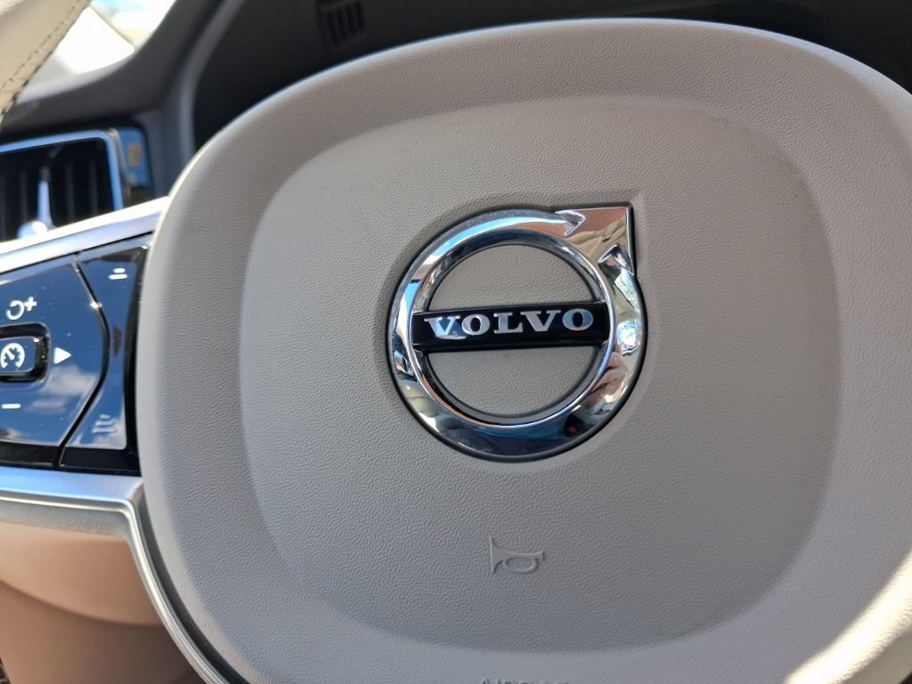 Certified 2024 Volvo XC60 B5 Core w/ Protection Package Premier AWD/4WD image 30