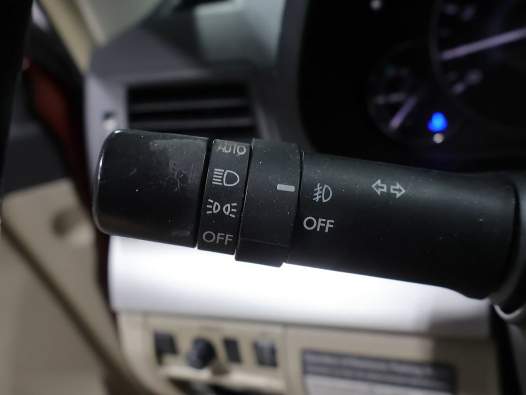 Used 2011 Subaru Outback 2.5i Premium AWD/4WD image 33