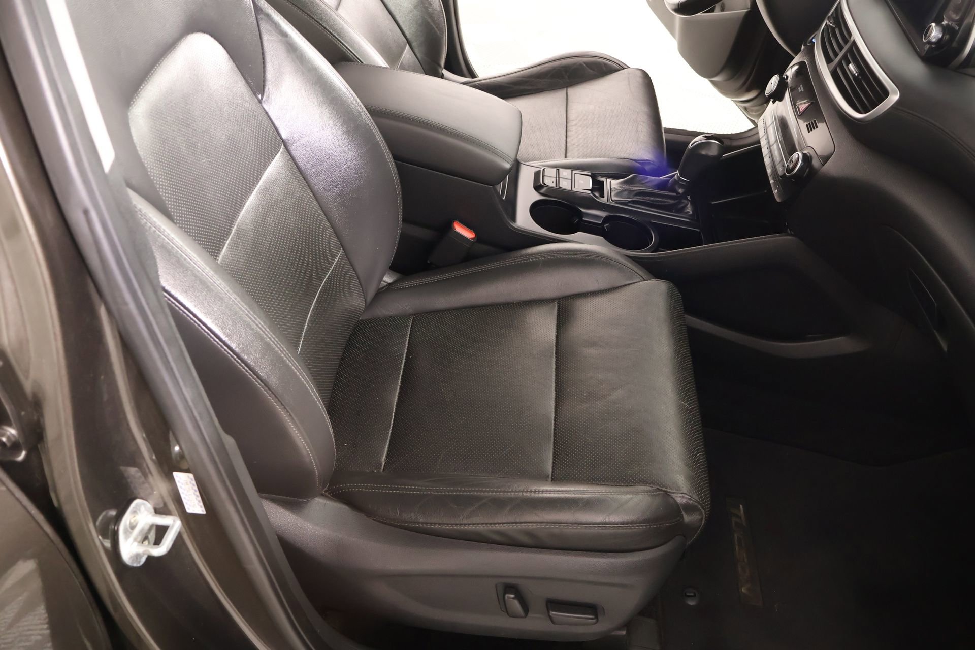 Used 2020 Hyundai Tucson Ultimate w/ Cargo Package FWD image 14
