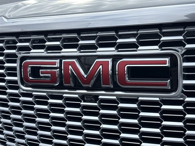 Certified 2024 GMC Yukon Denali w/ Advanced Technology Package image 33