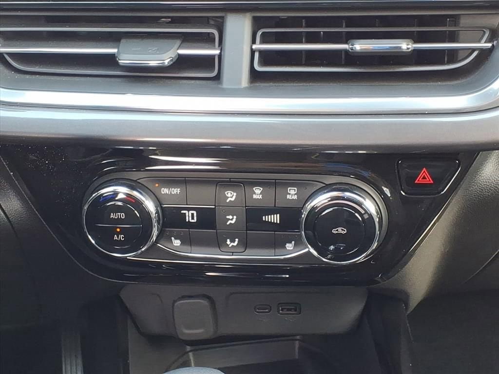 Used 2024 Chevrolet Trax ACTIV w/ Sunroof Package FWD image 29