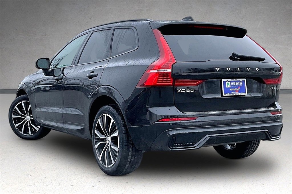 Used 2023 Volvo XC60 B5 Plus w/ Climate Package image 4