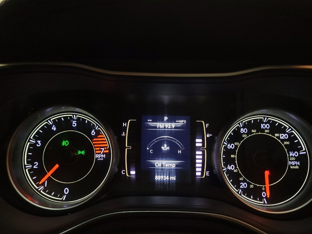 Used 2020 Jeep Cherokee Latitude Plus FWD image 23