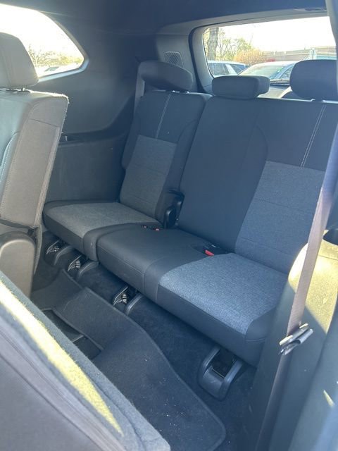 Used 2025 GMC Acadia Elevation image 14