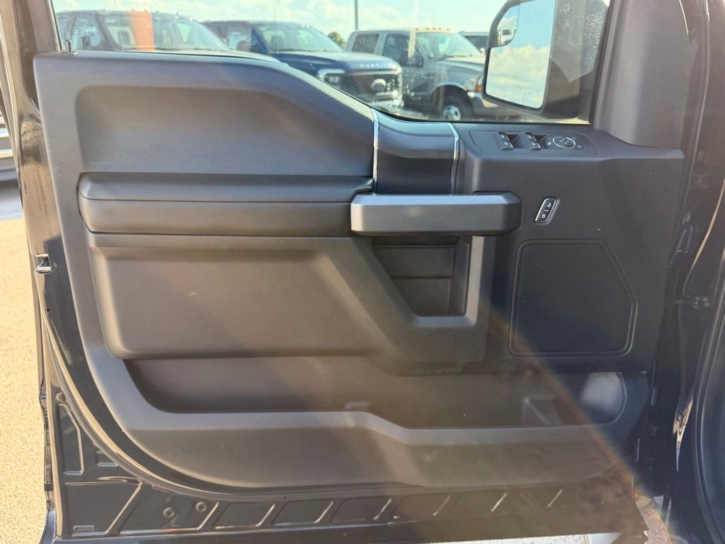 Used 2019 Ford F150 XLT w/ Equipment Group 302A Luxury AWD/4WD image 13