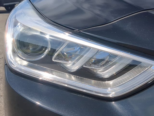 Used 2019 Genesis G90 3.3T Premium RWD image 9