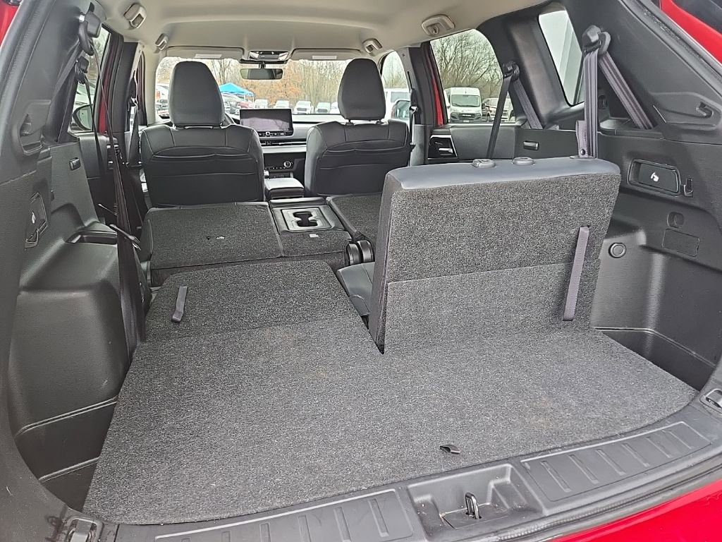 Used 2025 Mitsubishi Outlander SE image 98