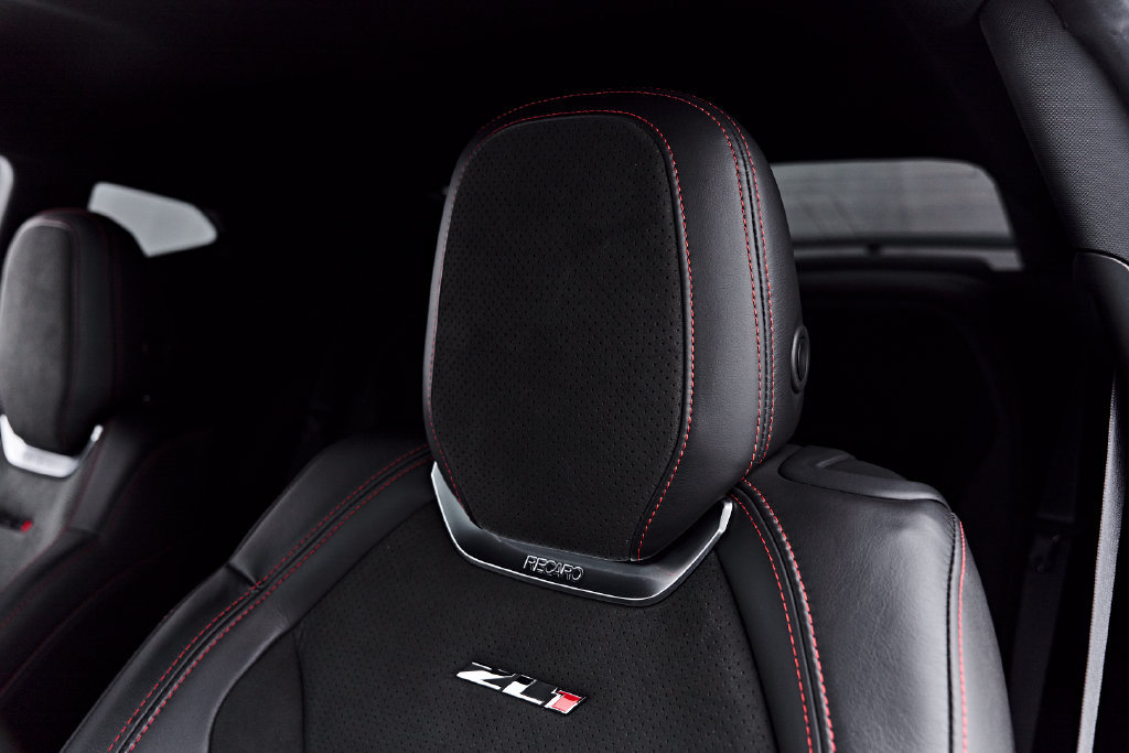 Used 2021 Chevrolet Camaro ZL1 RWD image 55