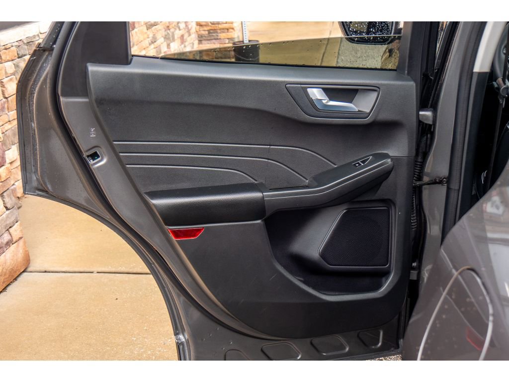 Used 2022 Ford Escape SEL image 16