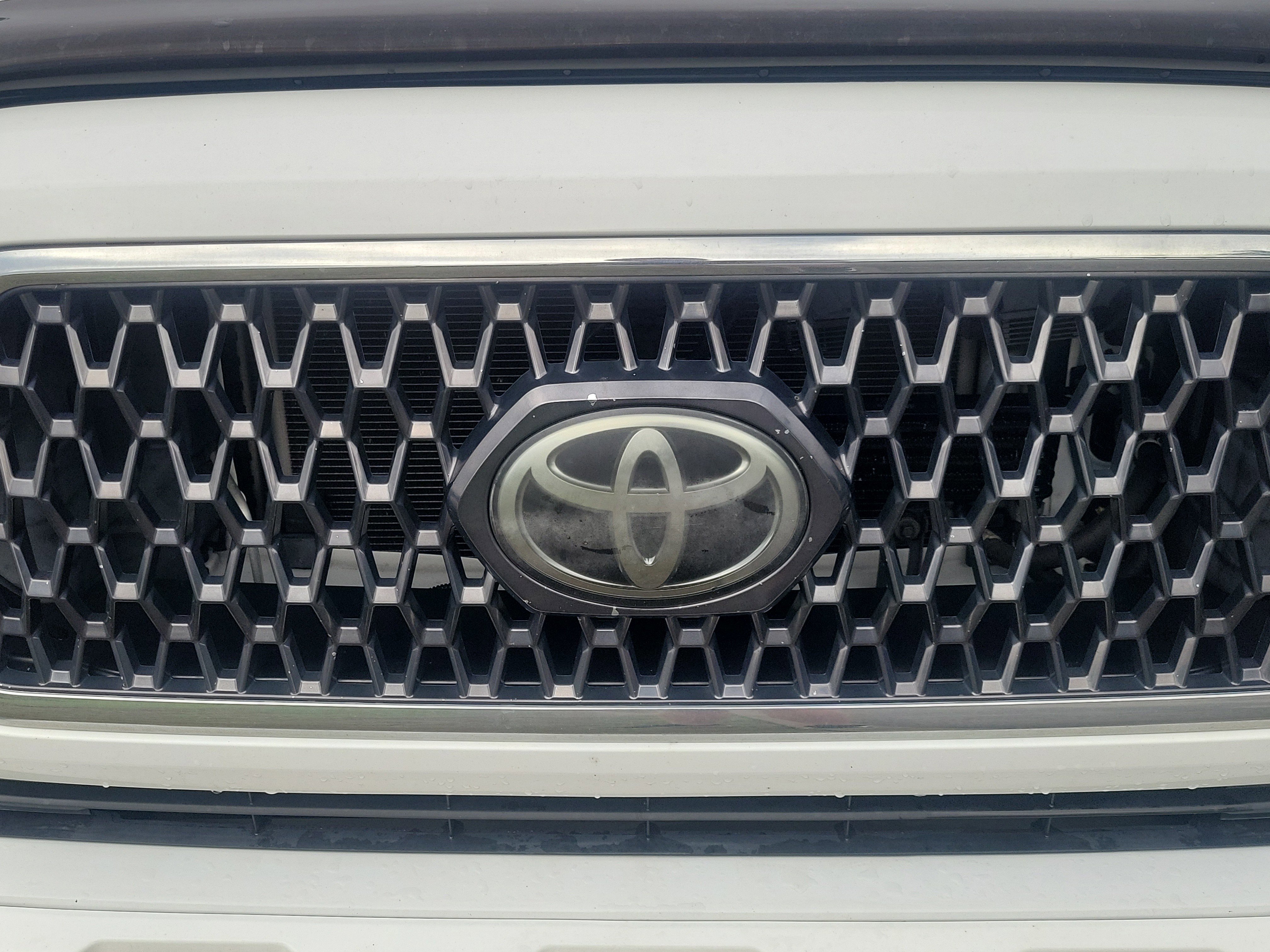Used 2018 Toyota Tacoma TRD Sport RWD image 11