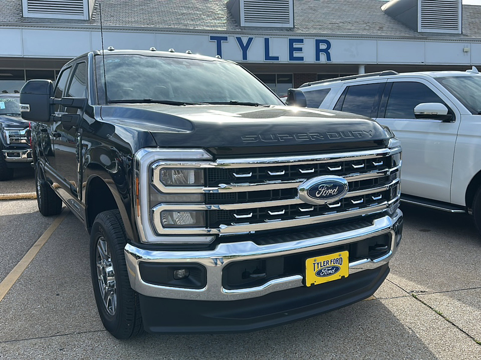 Used 2026 Ford F250 Lariat image 3