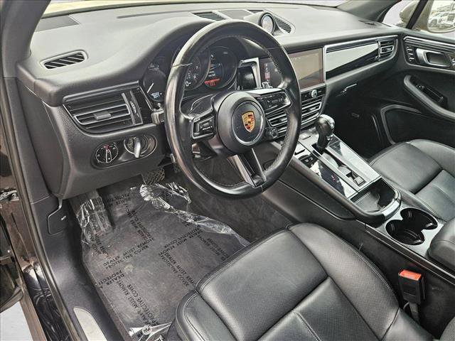 Used 2023 Porsche Macan S AWD/4WD image 9