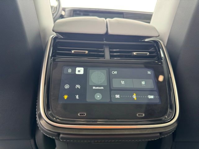 Used 2023 Rivian R1S Launch Edition image 22