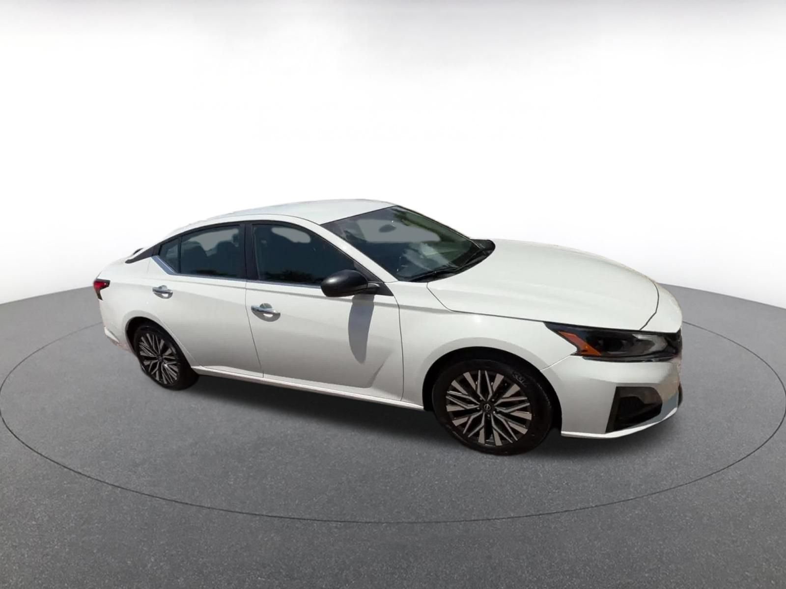 Used 2025 Nissan Altima 2.5 SV FWD video 2