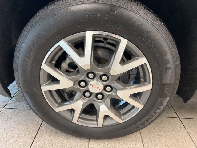 Used 2022 GMC Acadia SLE w/ Driver Convenience Package image 12