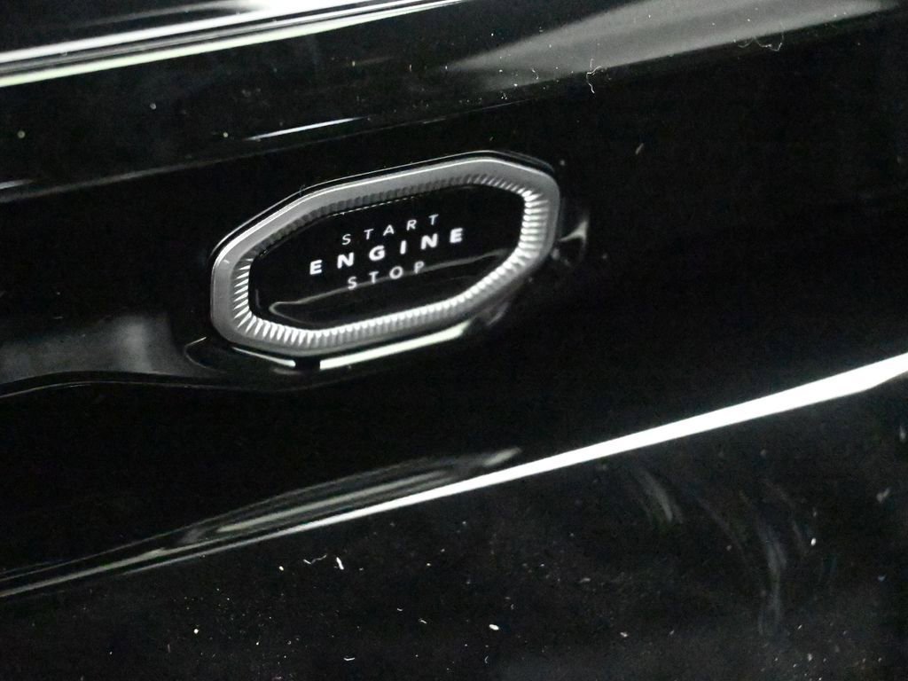 New 2026 Jeep Grand Cherokee Altitude image 18