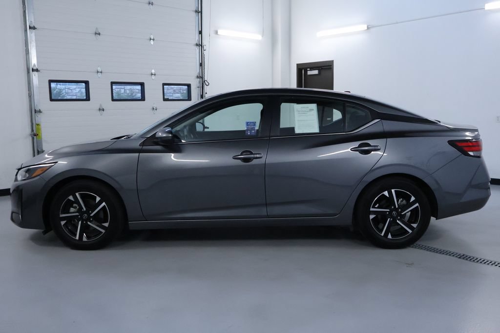 Used 2025 Nissan Sentra SV FWD image 4