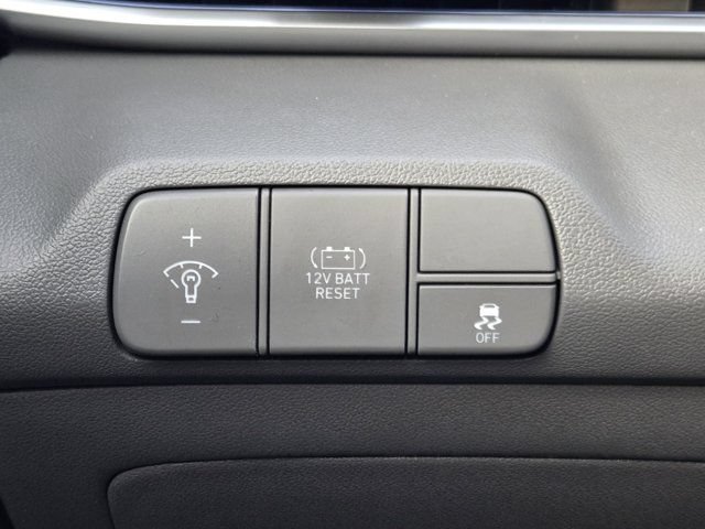 Certified 2025 Hyundai Elantra SEL FWD image 21