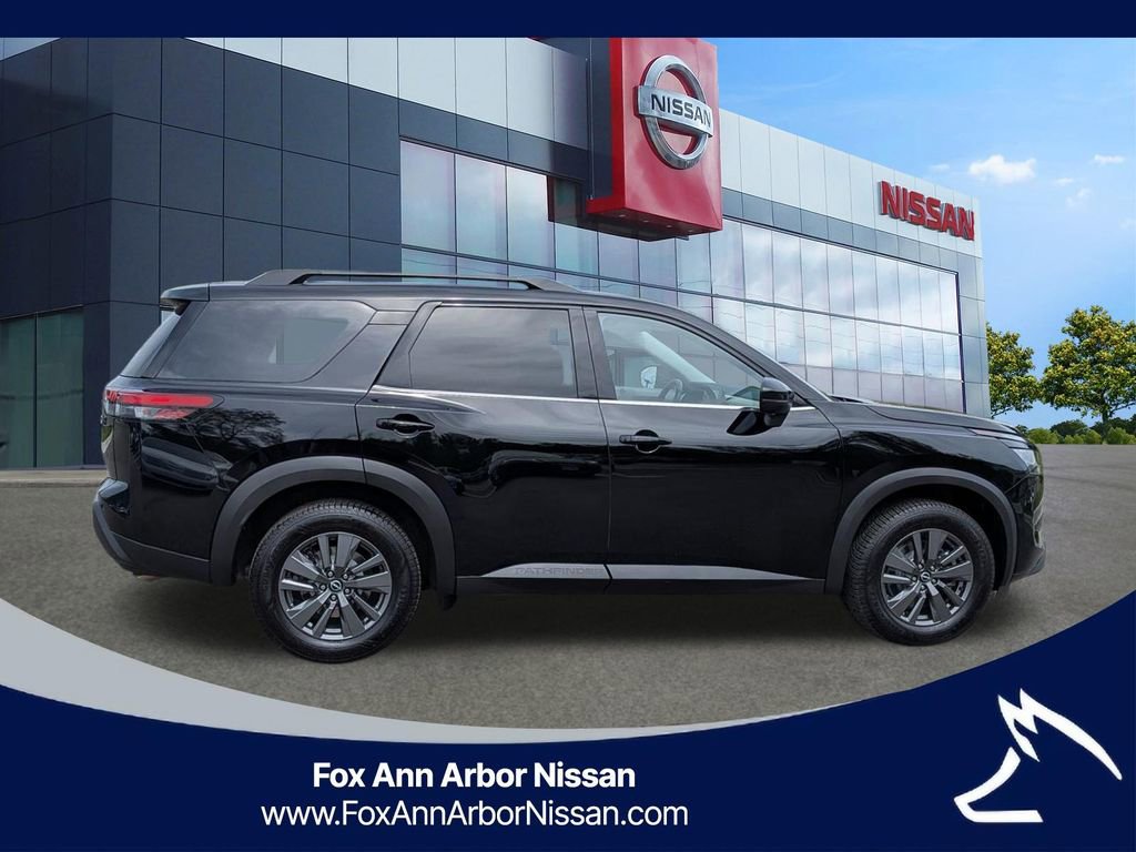 Certified 2024 Nissan Pathfinder SV w/ SV Premium Package AWD/4WD image 6