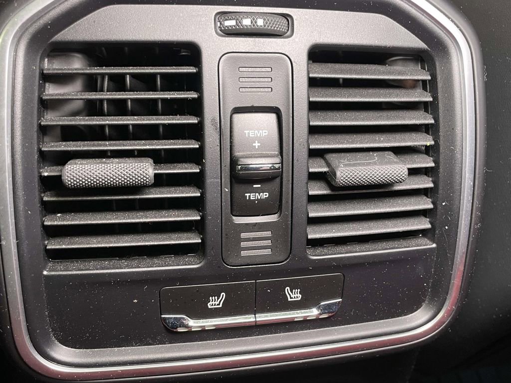 Certified 2022 Porsche Macan GTS image 25