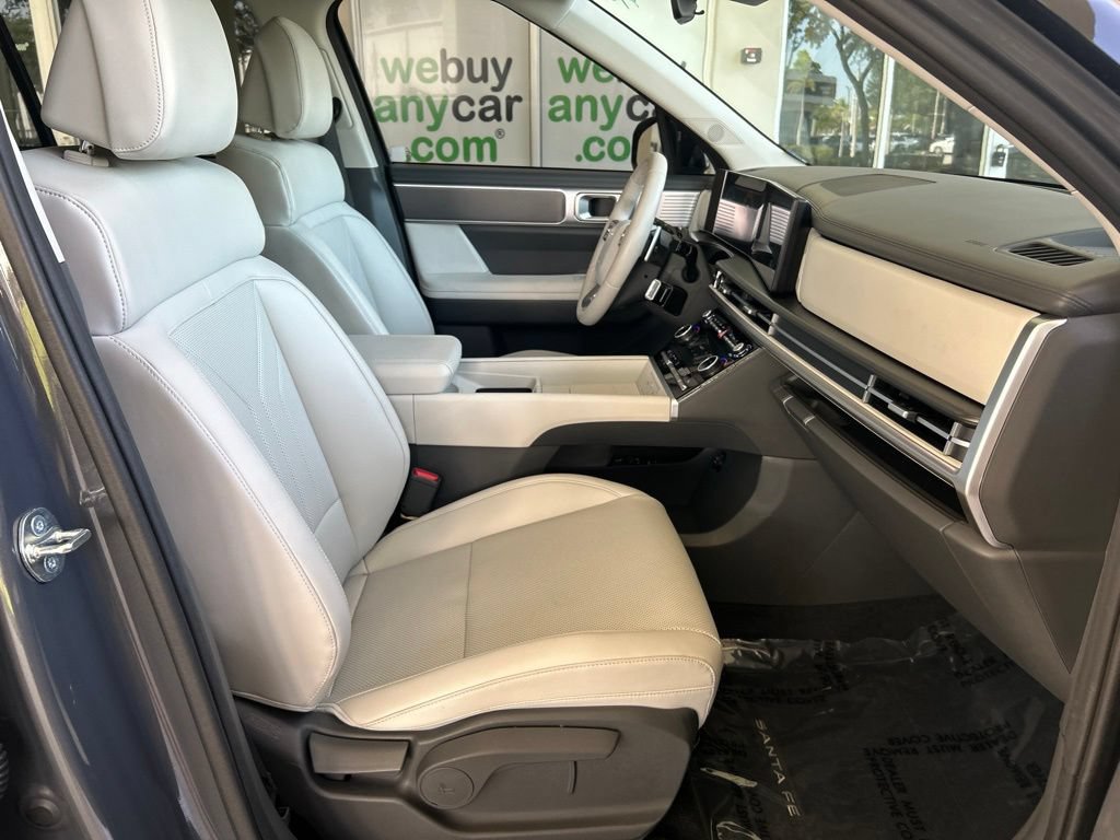 Used 2025 Hyundai Santa Fe SEL FWD image 19