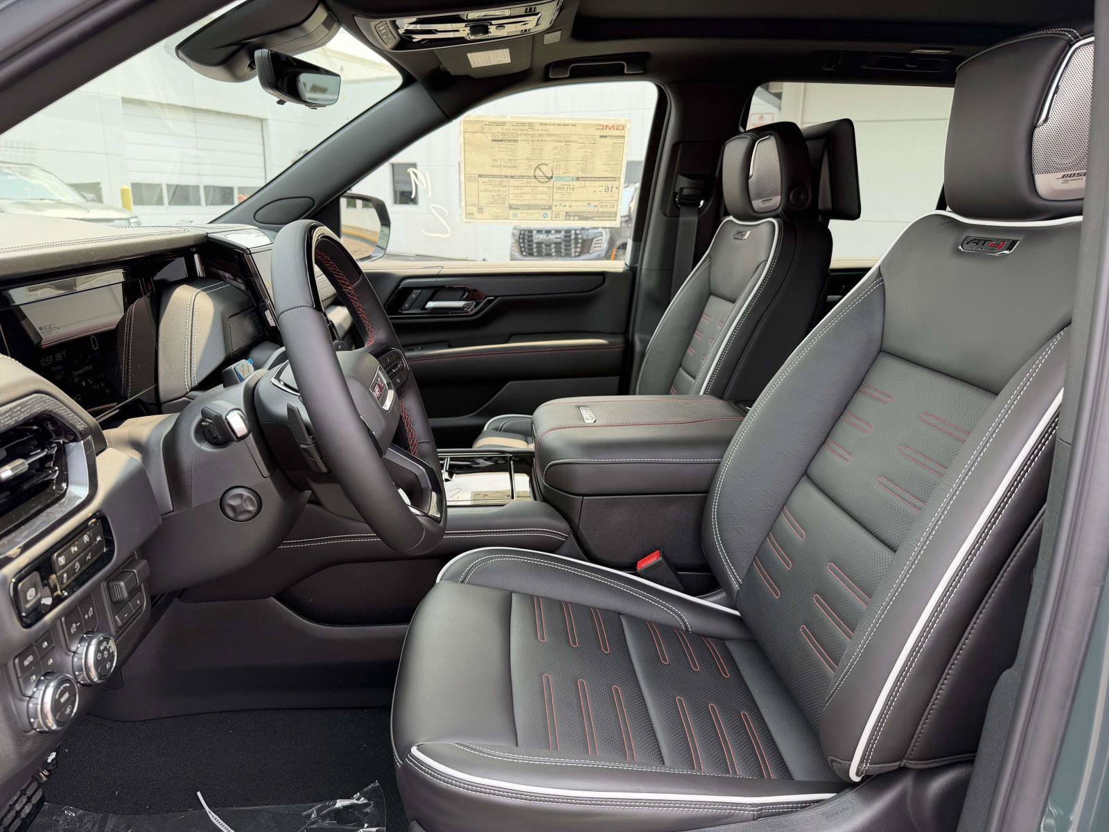 New 2026 GMC Yukon AT4 Ultimate AWD/4WD image 8
