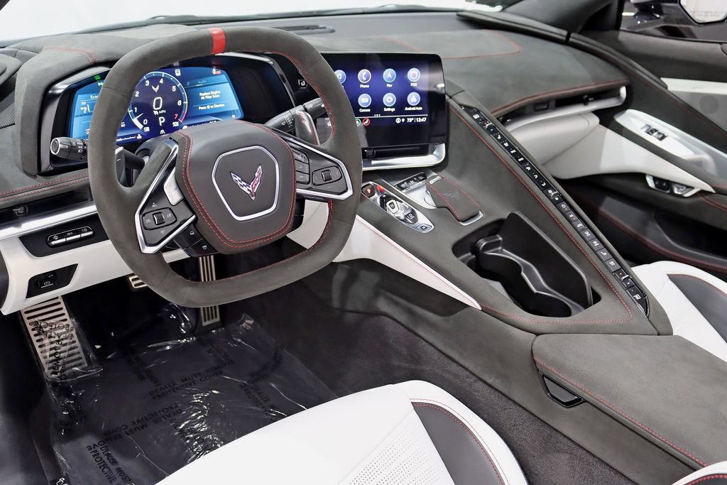 Used 2023 Chevrolet Corvette Stingray Premium Conv w/ Z51 Performance Package RWD image 16