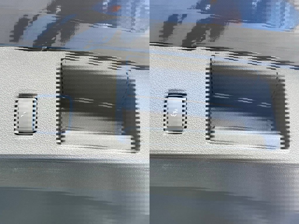 New 2025 Ford Escape ST-Line Select w/ Class II Trailer Tow Package image 38