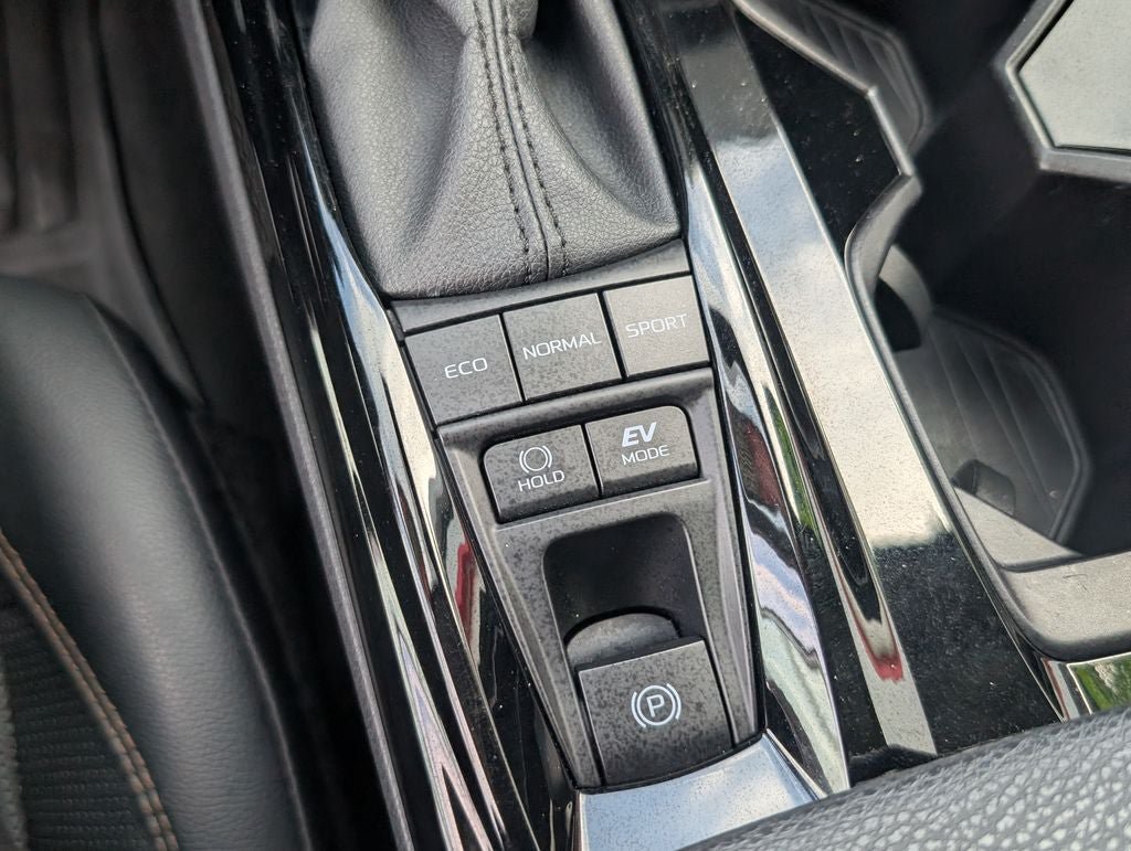 Used 2025 Toyota Camry XLE AWD/4WD image 26