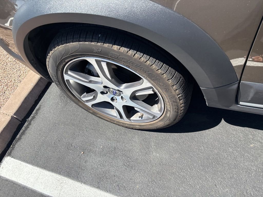 Used 2013 Volvo XC70 T6 image 5