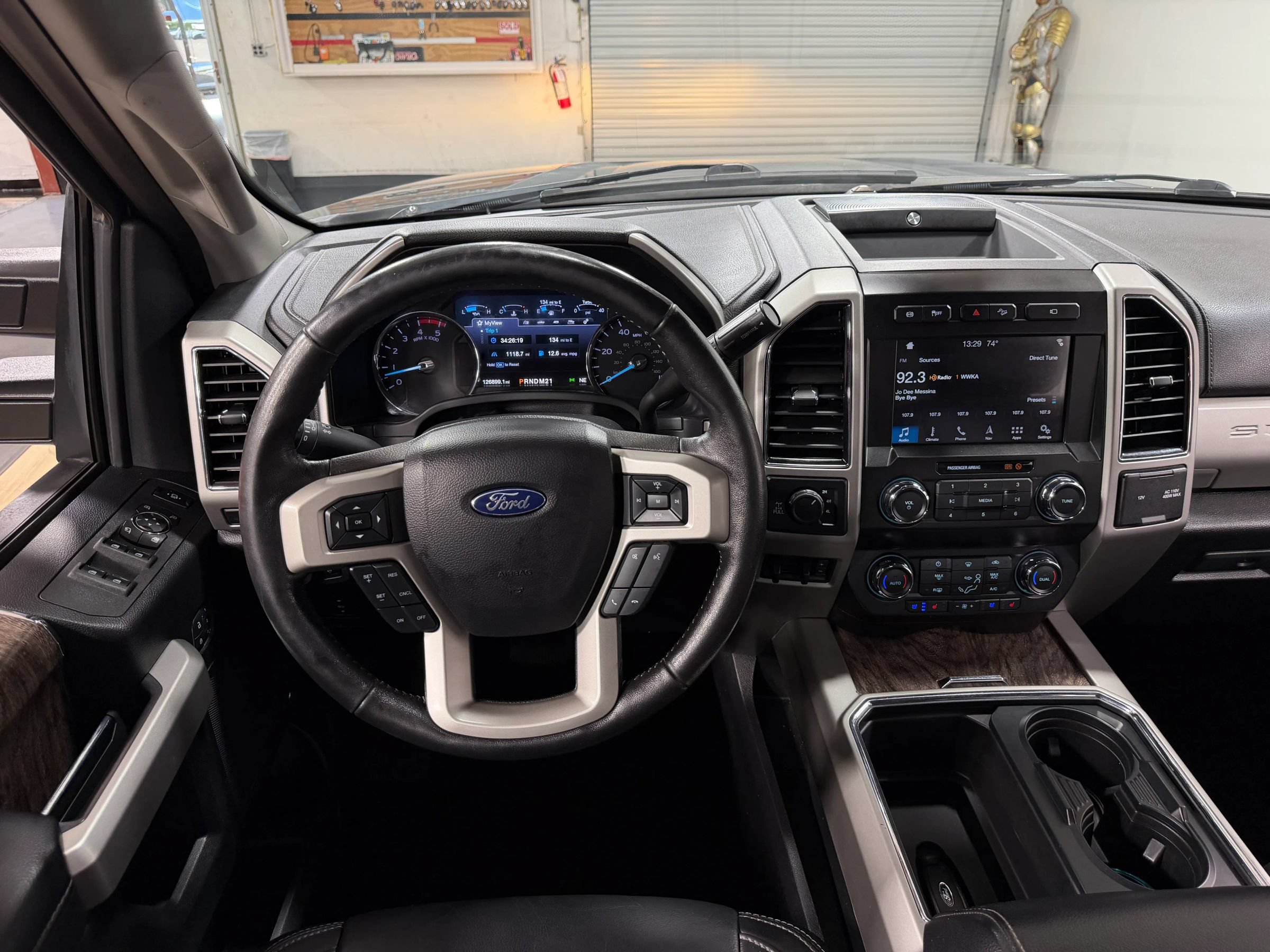 Used 2019 Ford F350 Lariat w/ Lariat Ultimate Package AWD/4WD image 24