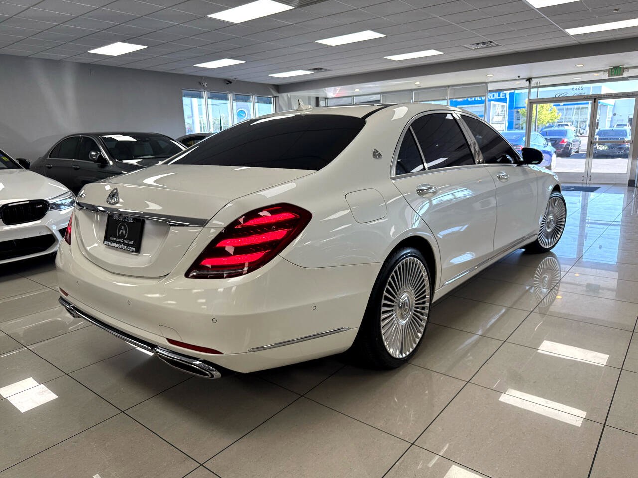 Used 2018 Mercedes-Benz S 450 Sedan image 2