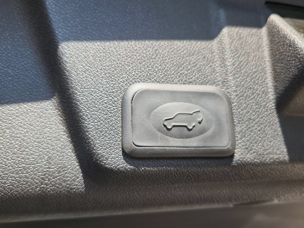 Used 2017 Chevrolet Traverse Premier AWD/4WD image 14