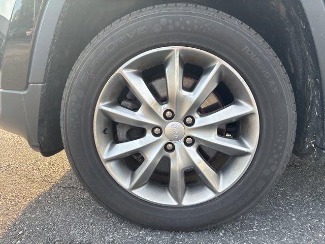 Used 2018 Jeep Cherokee Limited AWD/4WD image 9