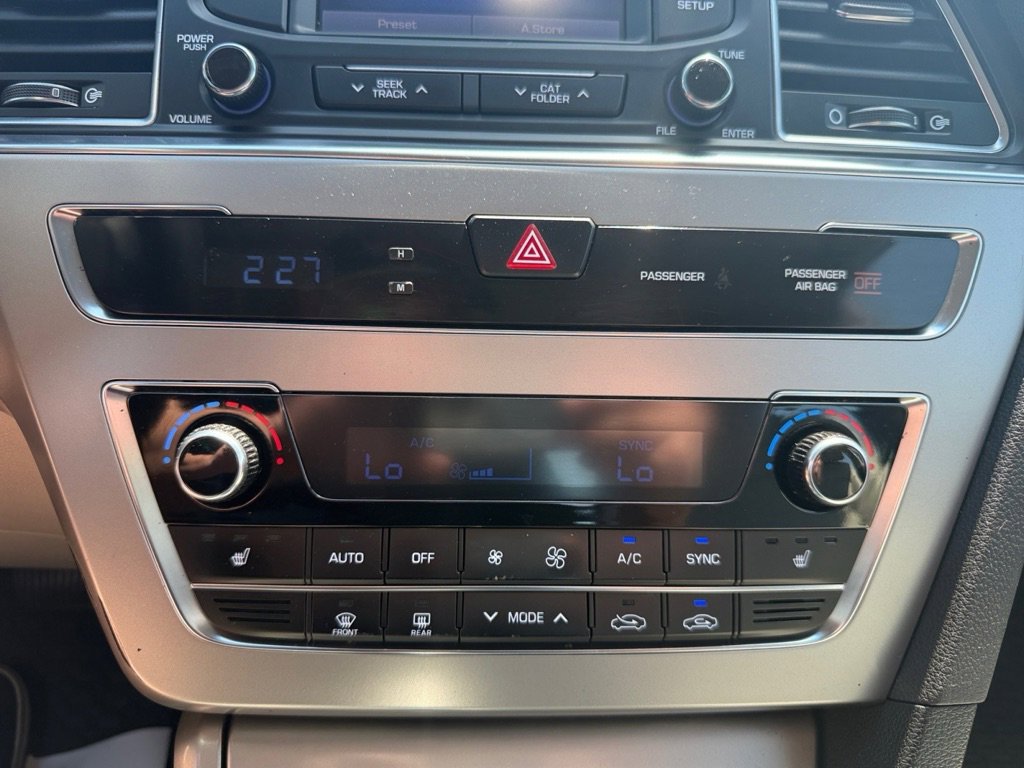 Used 2015 Hyundai Sonata Sport w/ Option Group 03 FWD image 15
