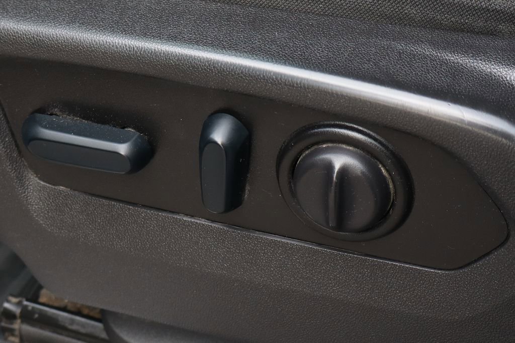 Used 2022 GMC Sierra 2500 SLE w/ SLE Convenience Package image 21