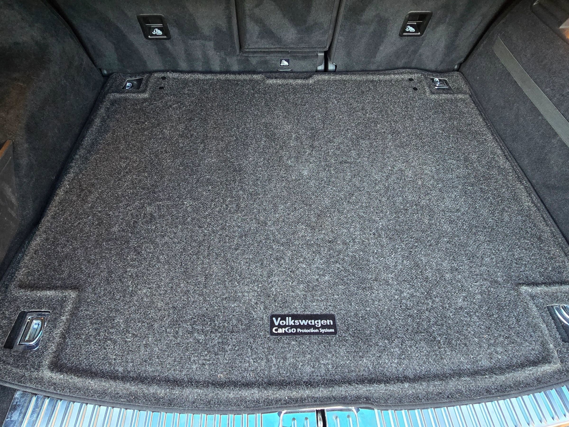 Used 2016 Volkswagen Touareg VR6 image 54