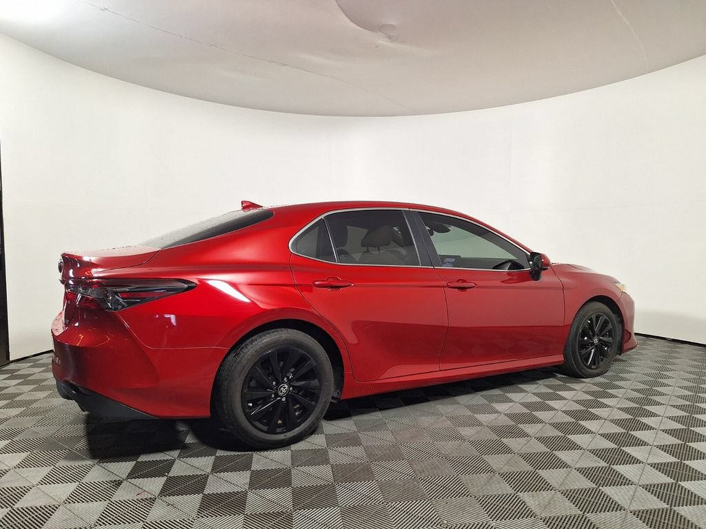 Used 2024 Toyota Camry LE FWD image 5