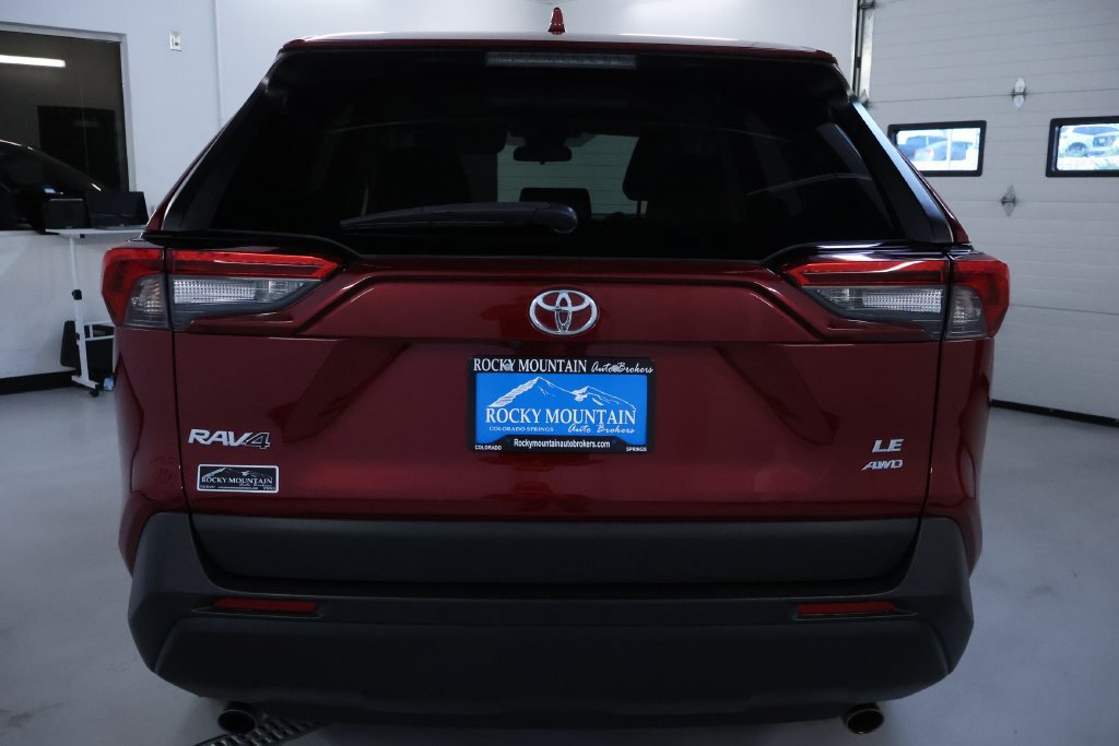 Used 2022 Toyota RAV4 LE AWD/4WD image 6