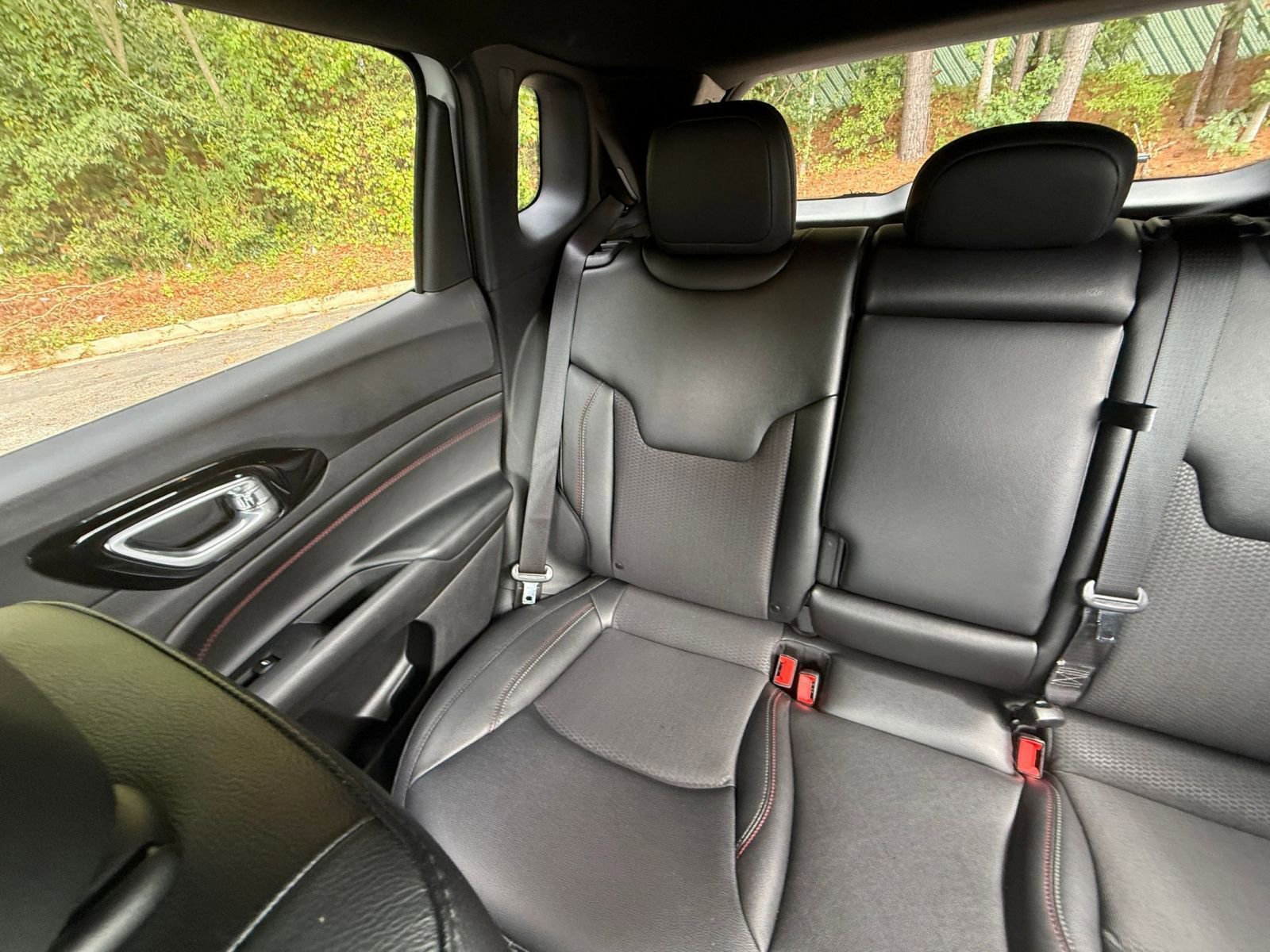 Used 2025 Jeep Compass Trailhawk image 39