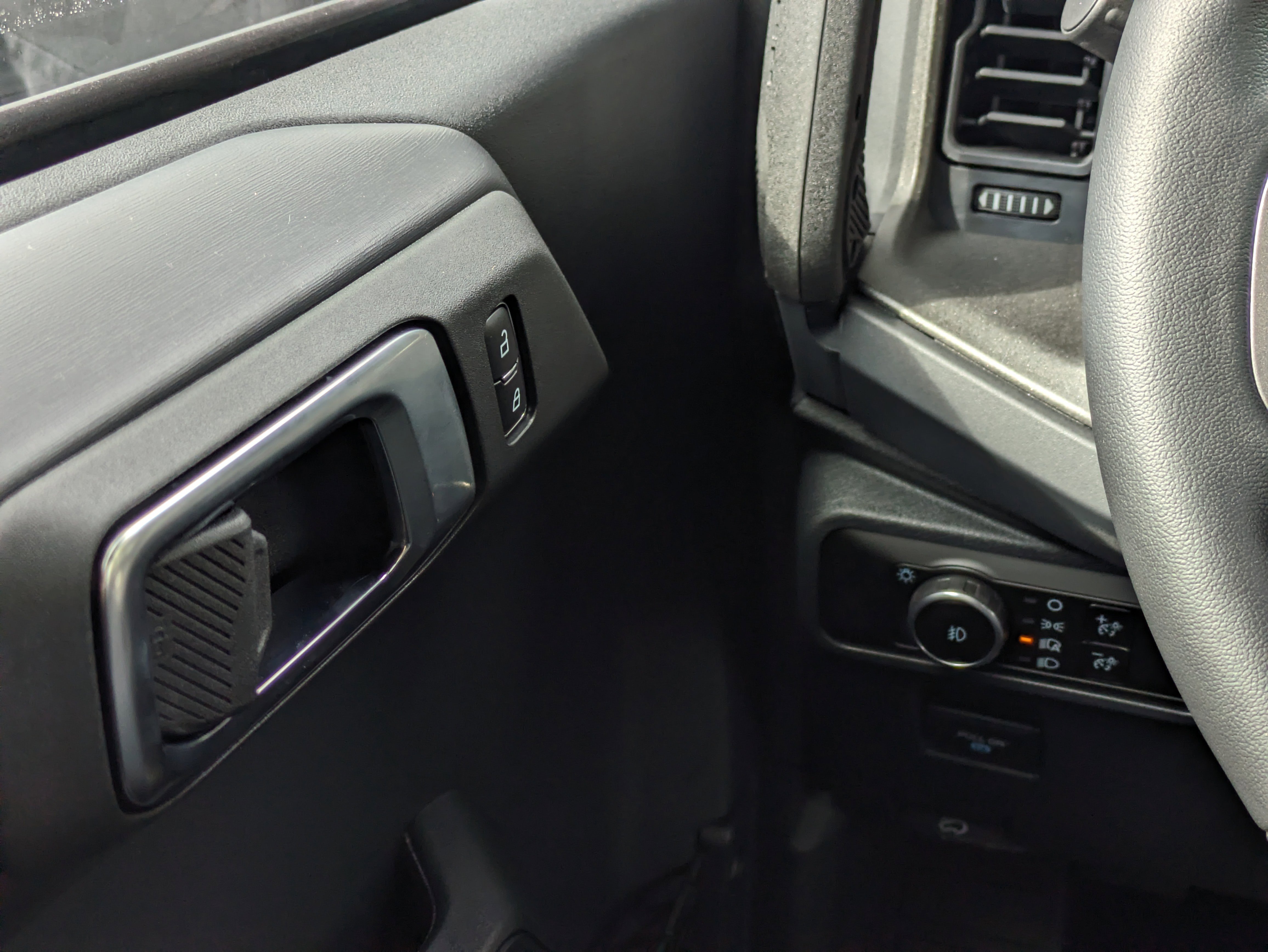 New 2025 Ford Bronco Badlands image 51