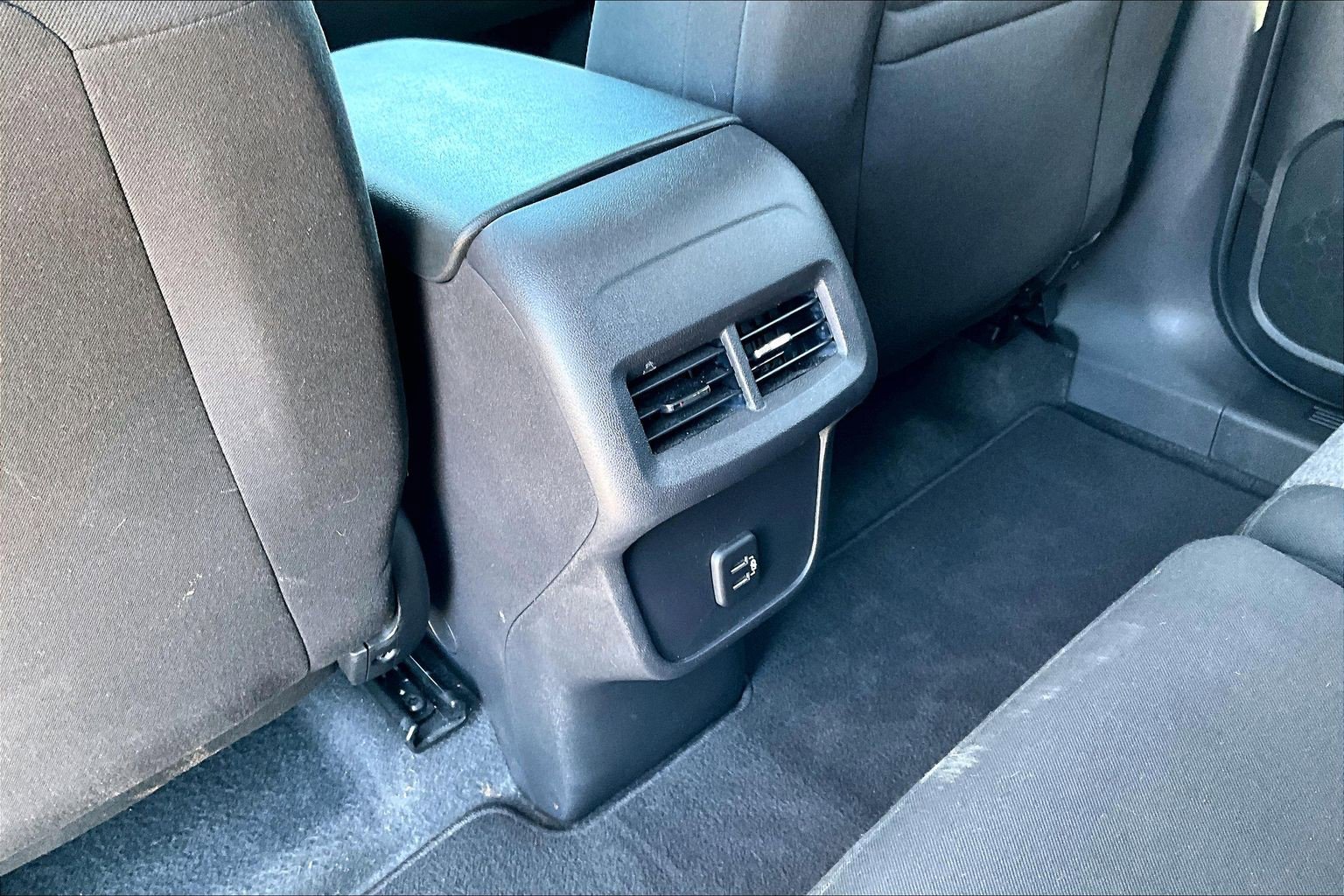 Used 2024 Chevrolet Equinox LT FWD image 10