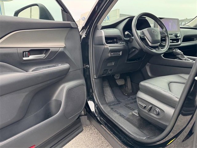 Used 2024 Toyota Grand Highlander XLE image 14