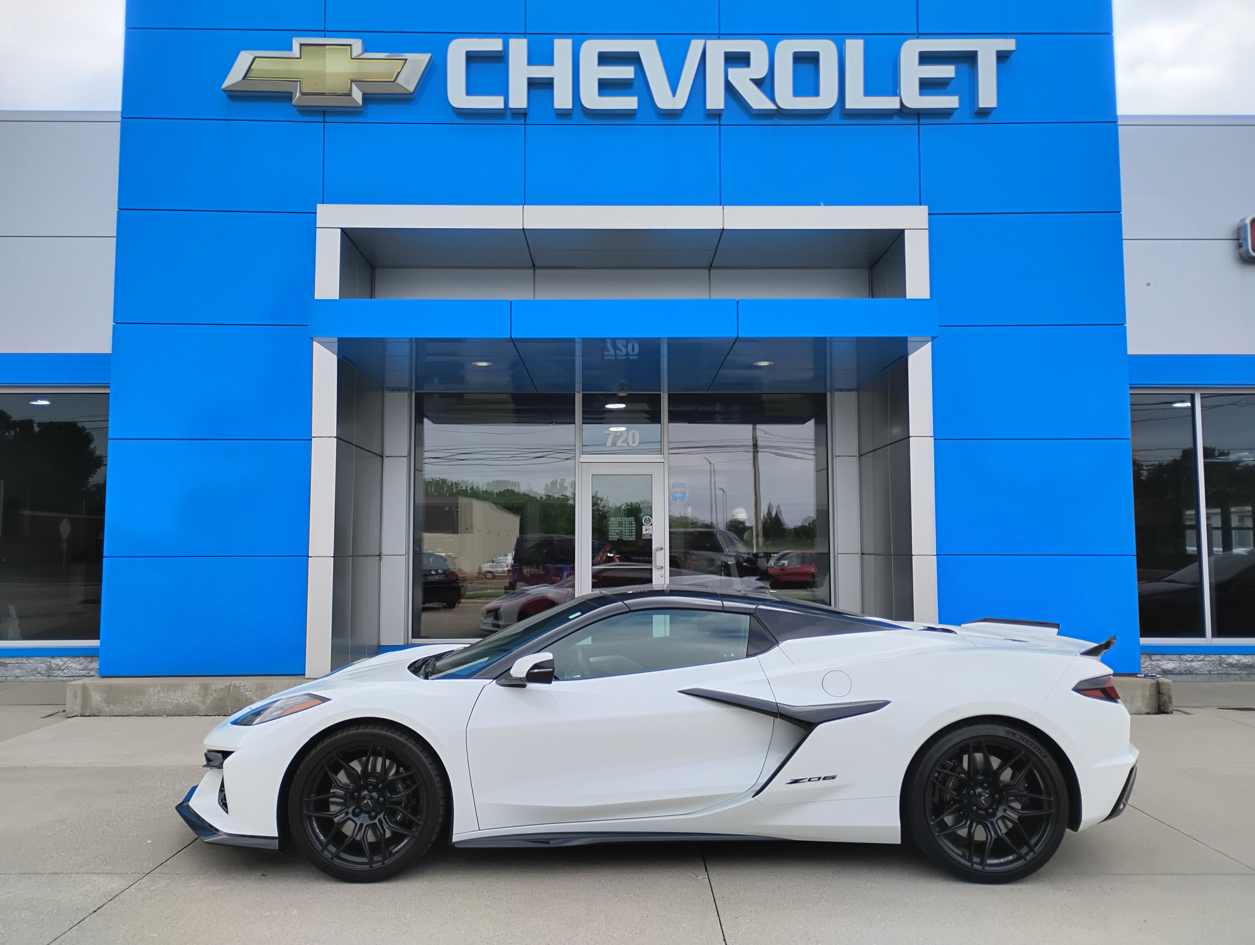 Used 2024 Chevrolet Corvette Z06 w/ Battery Protection Package image 16