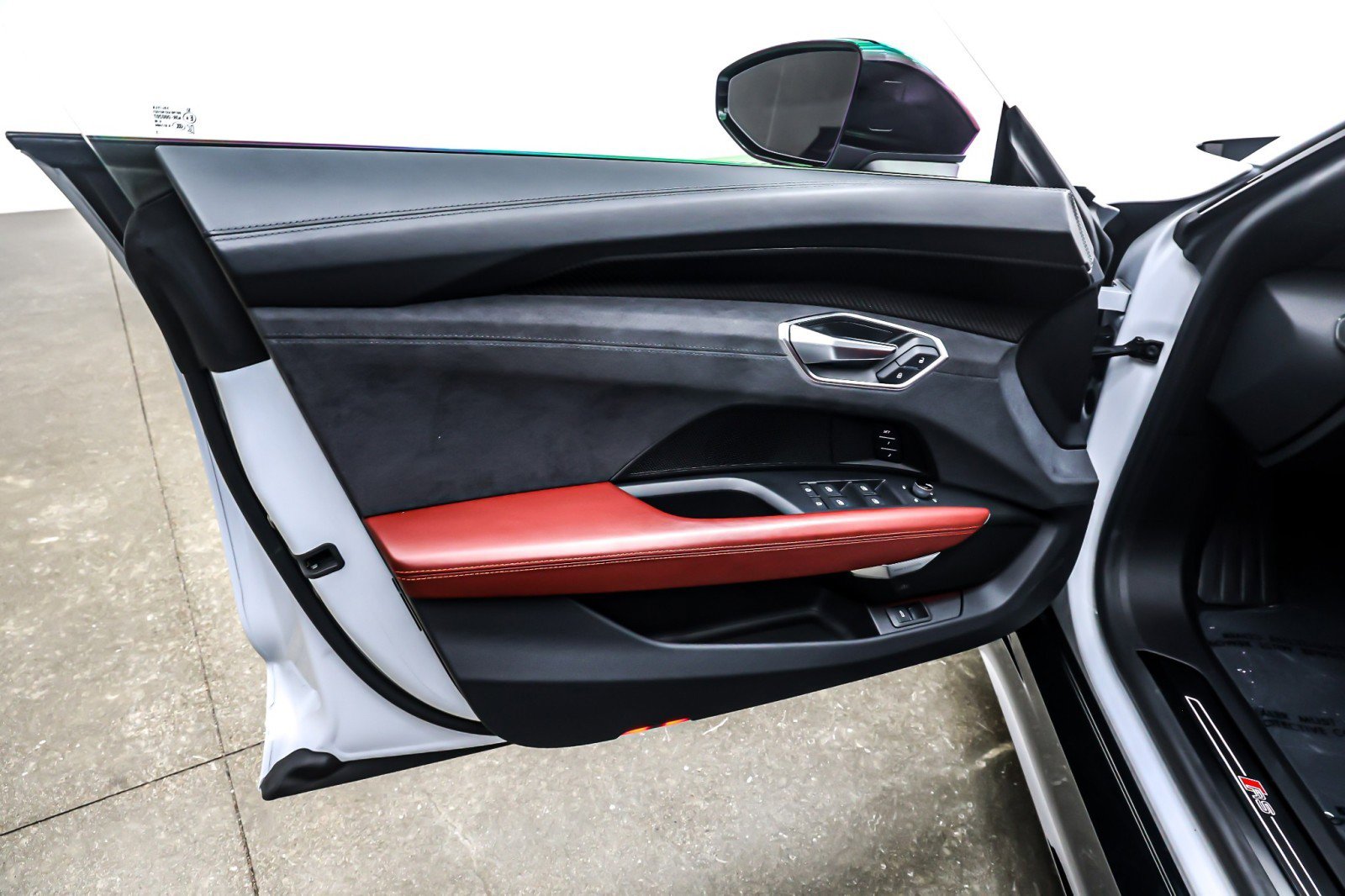 Used 2024 Audi e-tron GT Prestige w/ Prestige Package image 22