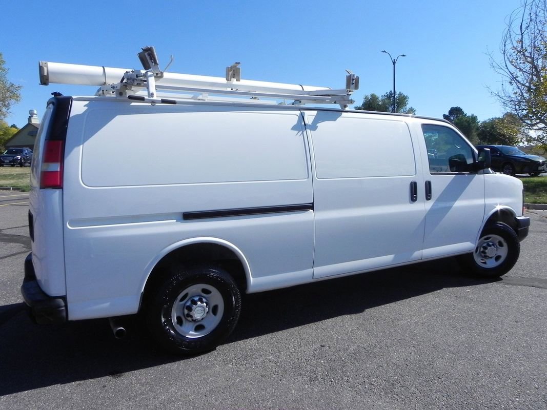 Used 2015 Chevrolet Express 3500 Extended image 4