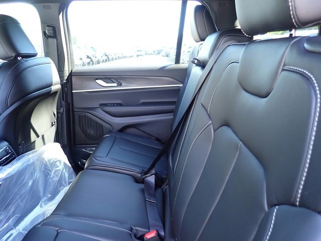 New 2025 Jeep Grand Cherokee L Limited image 13