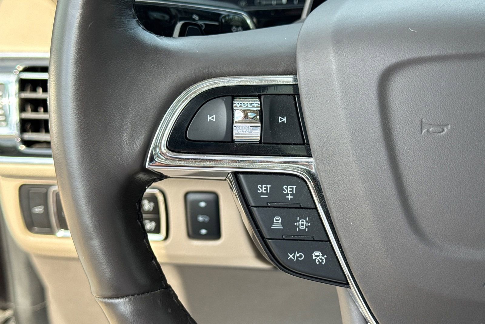 Used 2024 Lincoln Navigator Reserve AWD/4WD image 35