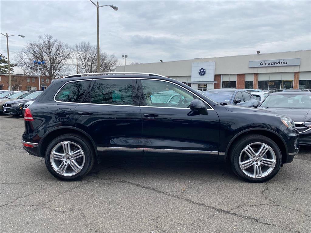 Used 2015 Volkswagen Touareg Executive image 2