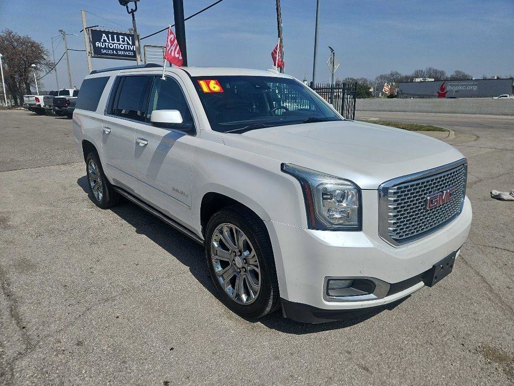 Used 2016 GMC Yukon XL Denali w/ Open Road Package AWD/4WD image 7